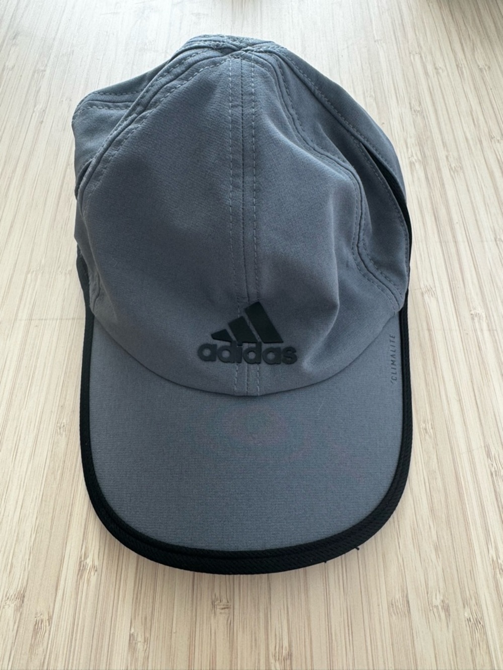 Mens adidas gray and black golf/sport hat
